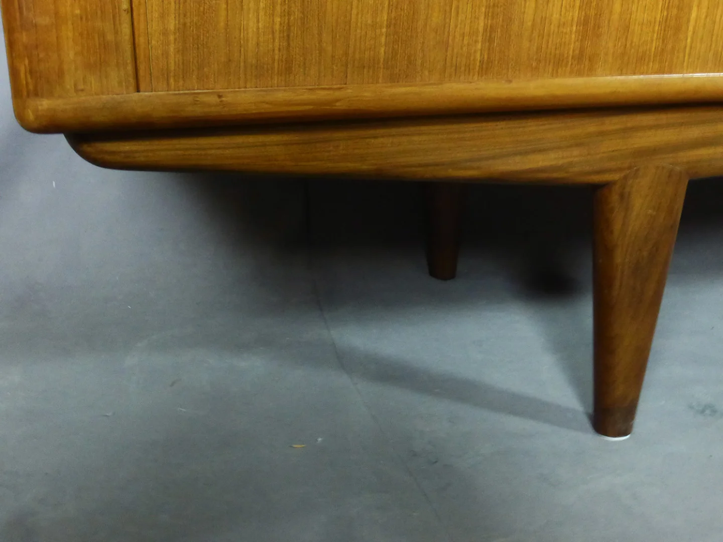 VINTAGE SIDEBOARD