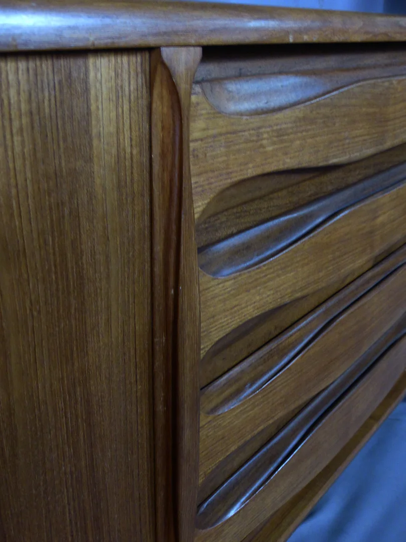 VINTAGE SIDEBOARD
