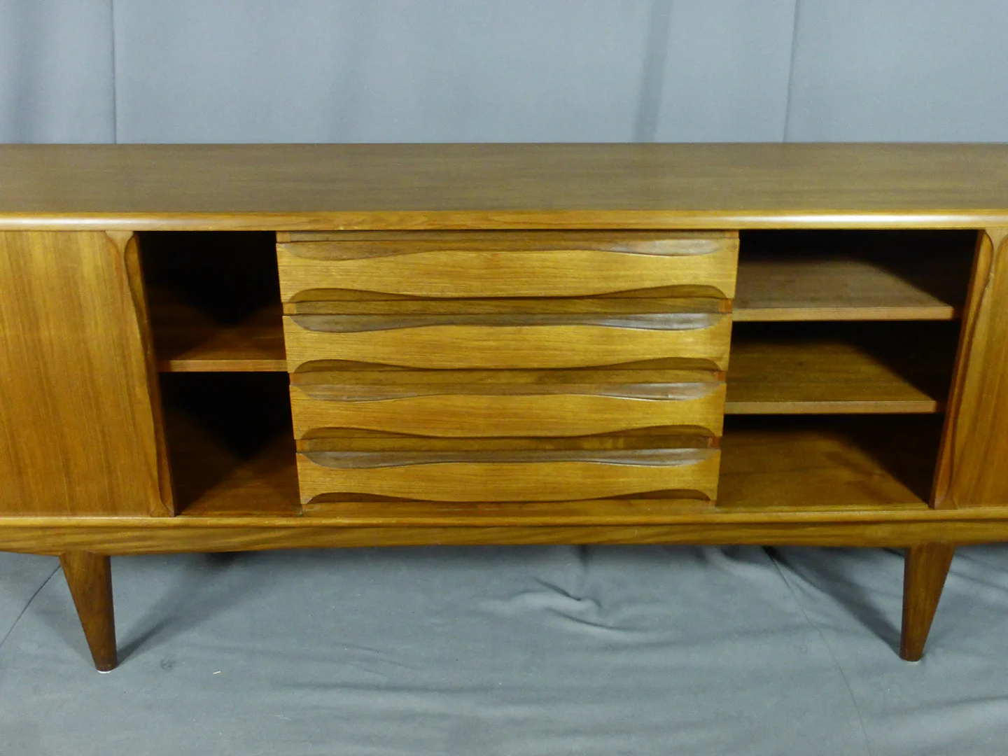 VINTAGE SIDEBOARD