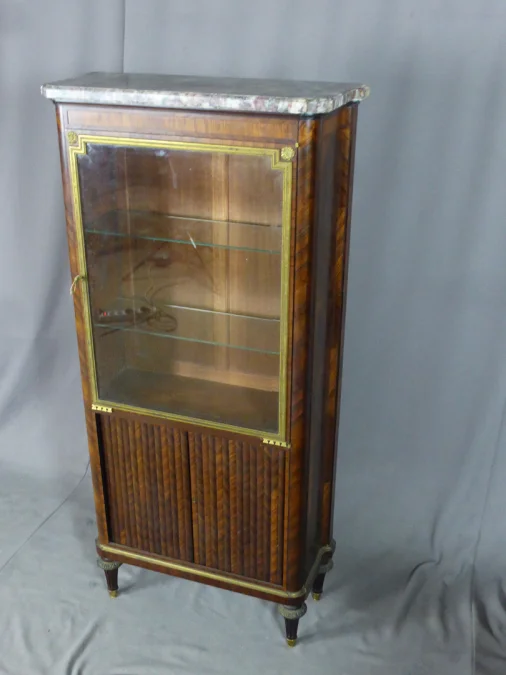 Vitrine Style Louis XVI en marqueterie