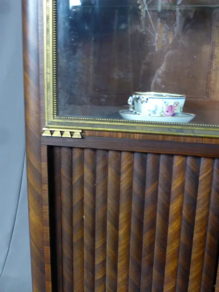 Vitrine Style Louis XVI en marqueterie