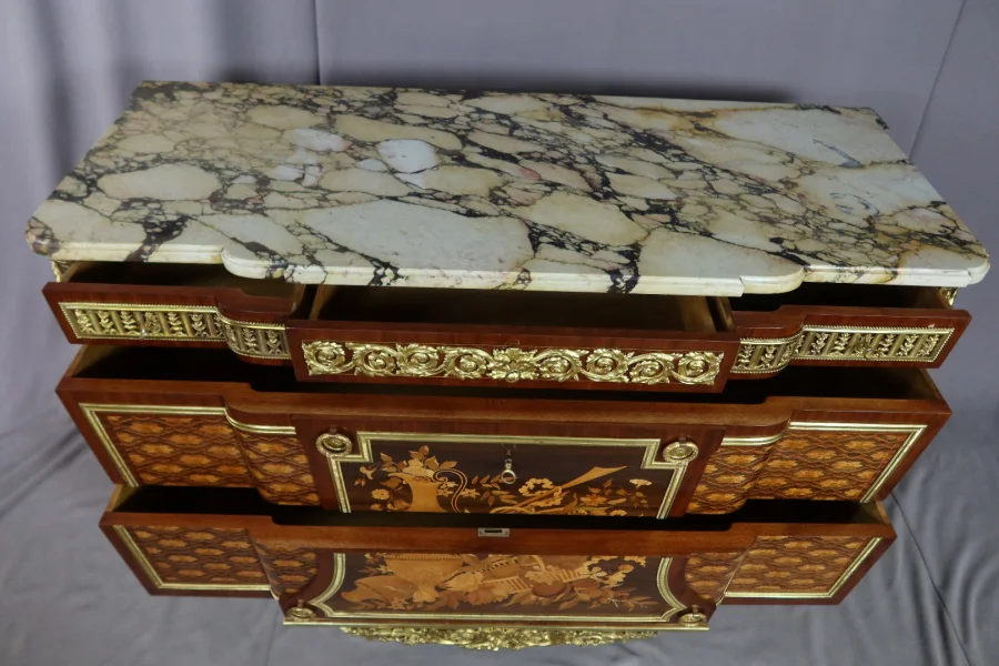 CHEST OF DRAWERS after REISENER