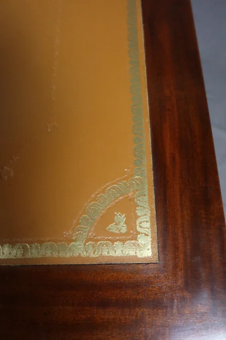 SCHREIBTISCH IM FRANZÖSISCHEN EMPIRE-STIL
