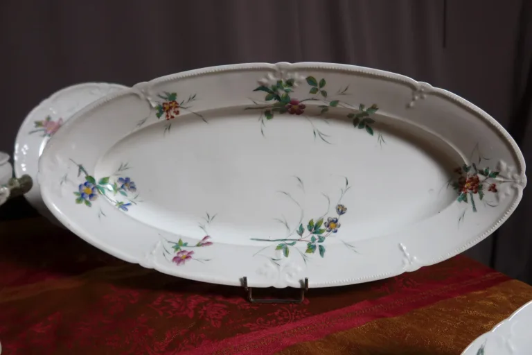 Service De Table En Porcelaine 57 Pièces Maison Pouyat Limoges XIX