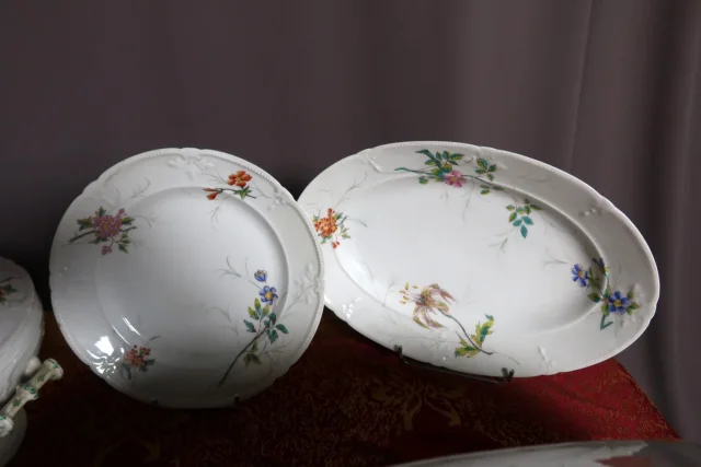 Service De Table En Porcelaine 57 Pièces Maison Pouyat Limoges XIX