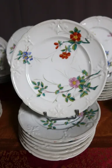 Service De Table En Porcelaine 57 Pièces Maison Pouyat Limoges XIX