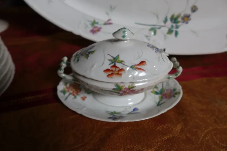 Service De Table En Porcelaine 57 Pièces Maison Pouyat Limoges XIX