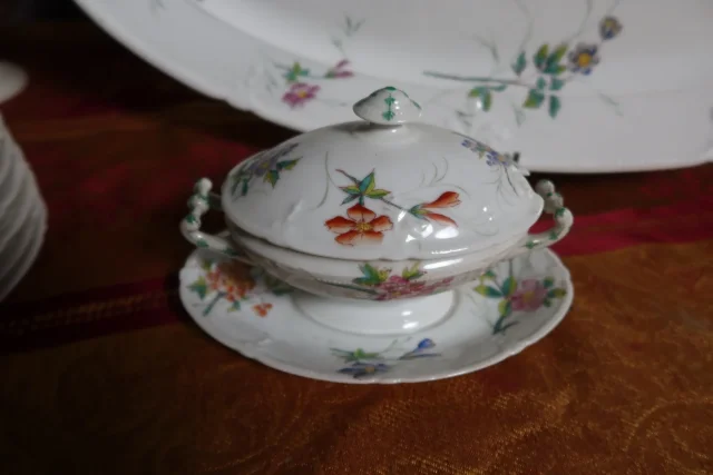 Service De Table En Porcelaine 57 Pièces Maison Pouyat Limoges XIX