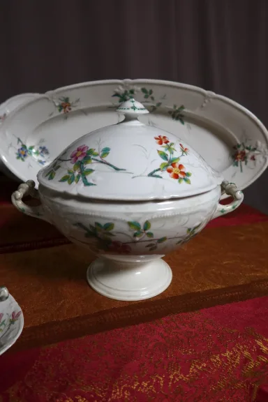 Service De Table En Porcelaine 57 Pièces Maison Pouyat Limoges XIX