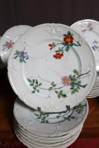 Service De Table En Porcelaine 57 Pièces Maison Pouyat Limoges XIX