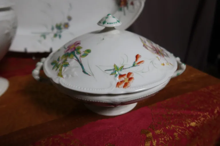 Service De Table En Porcelaine 57 Pièces Maison Pouyat Limoges XIX