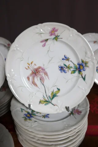 Service De Table En Porcelaine 57 Pièces Maison Pouyat Limoges XIX