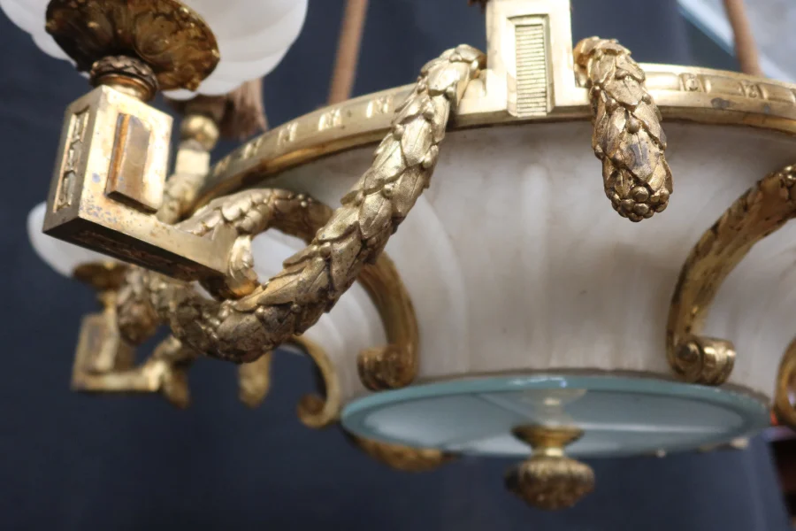 Grand Lustre En Bronze Doré Et Albâtre Fin XIX