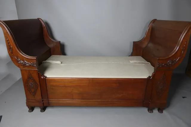 CAMA DE RESTAURACIÓN FRANCESA