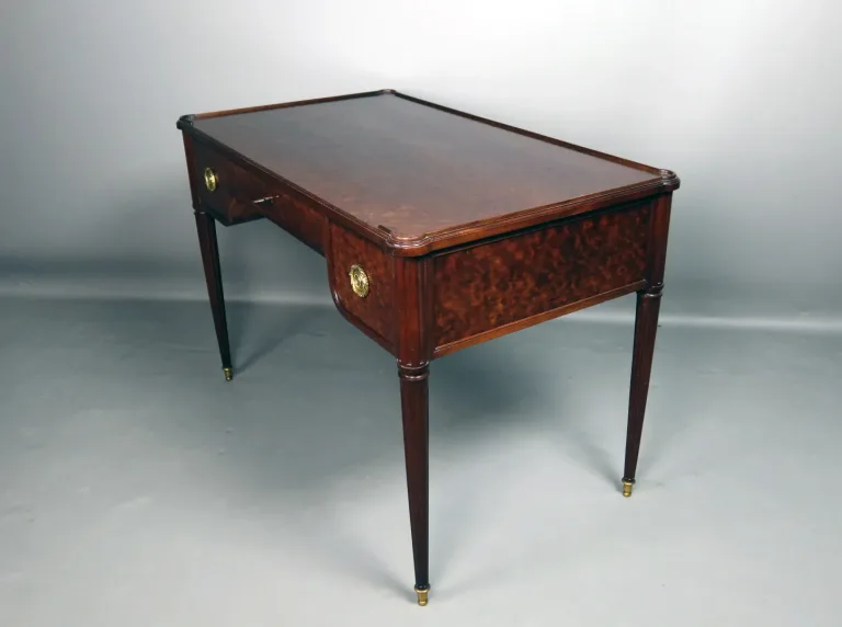 Bureau Louis XVI En Acajou Moucheté