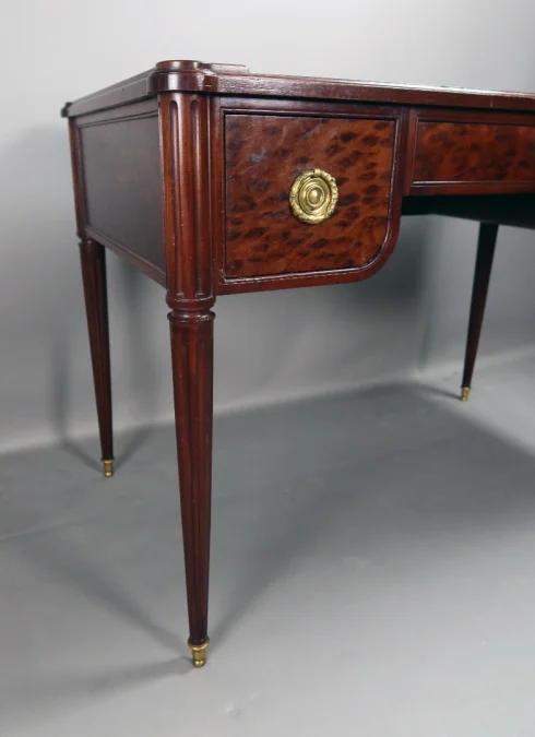 Bureau Louis XVI En Acajou Moucheté