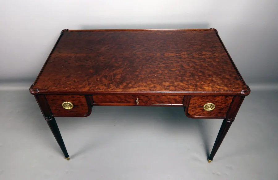 Bureau Louis XVI En Acajou Moucheté