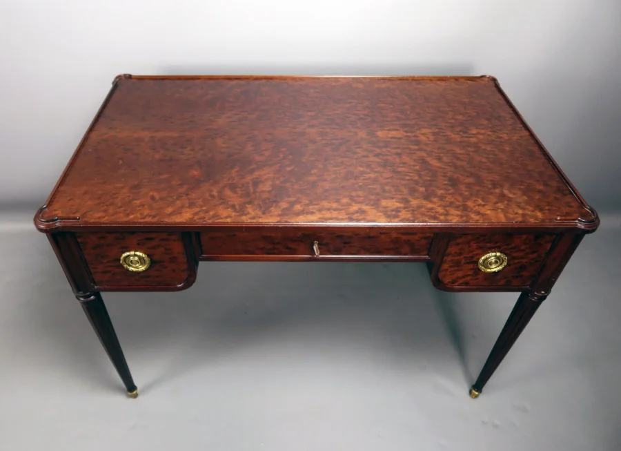 Bureau Louis XVI En Acajou Moucheté