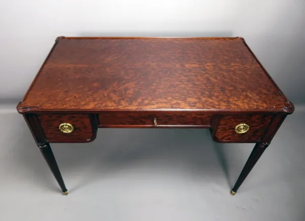 Bureau Louis XVI En Acajou Moucheté