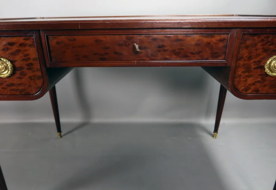 Bureau Louis XVI En Acajou Moucheté