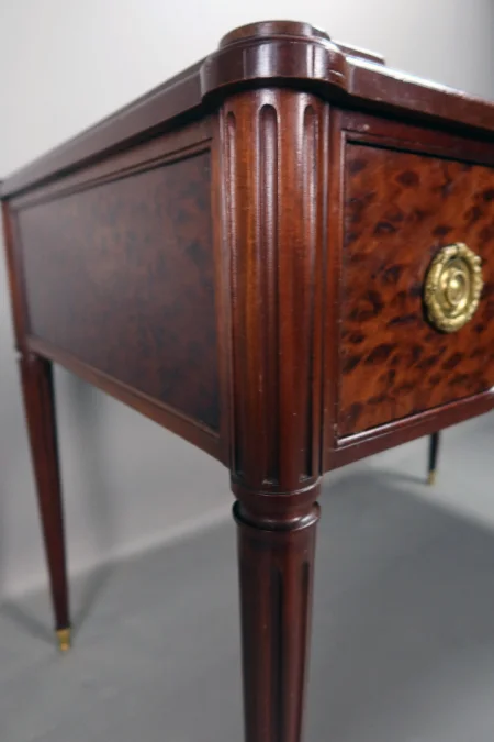 Bureau Louis XVI En Acajou Moucheté