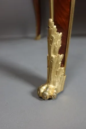 SCHREIBTISCH IM LOUIS XV-STIL