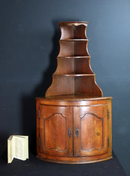 EIGHTEENTH CENTURY CORNER CUPBOARD