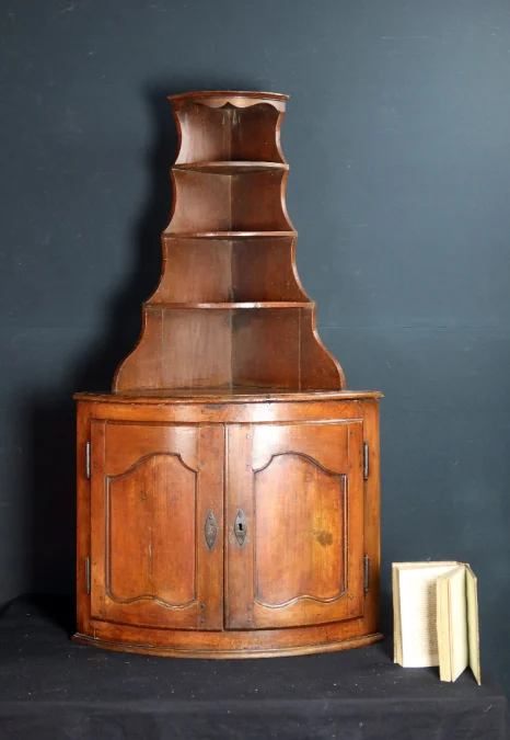 EIGHTEENTH CENTURY CORNER CUPBOARD