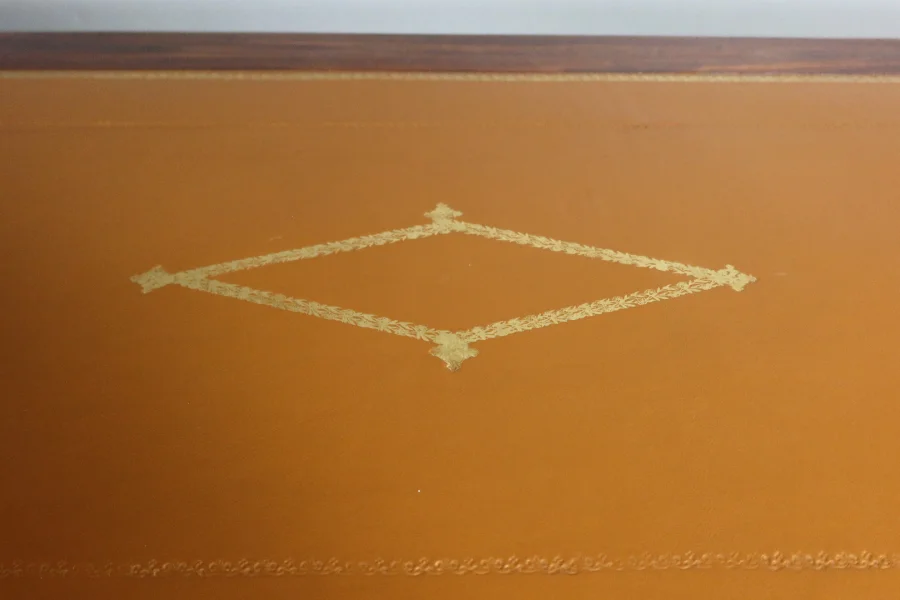 SCHREIBTISCH IM FRANZÖSISCHEN EMPIRE-STIL