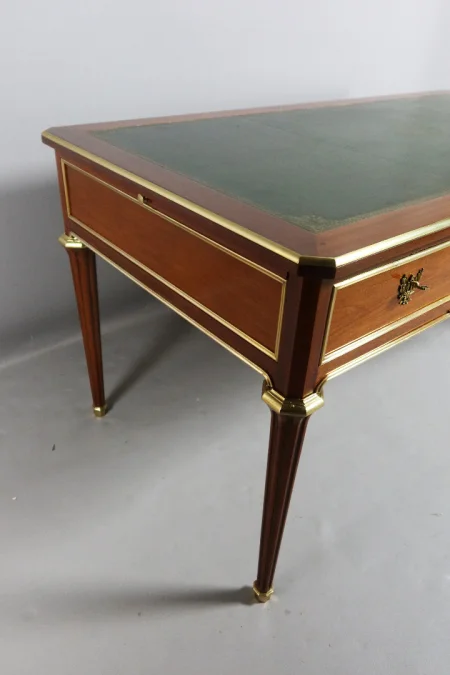 bureau en acajou style Louis XVI