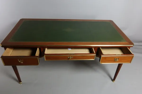 bureau en acajou style Louis XVI