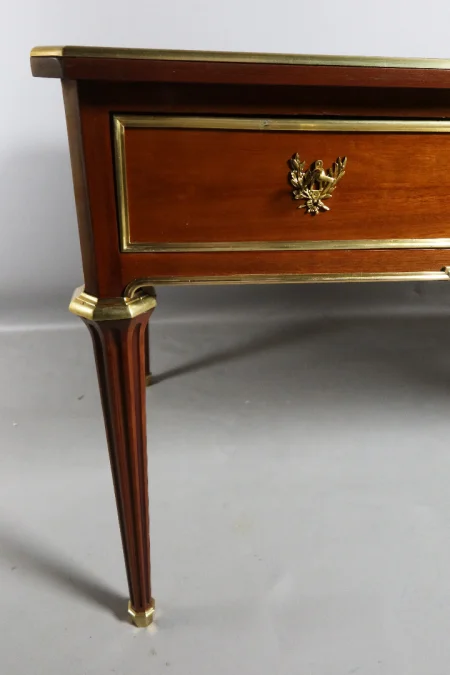 bureau en acajou style Louis XVI