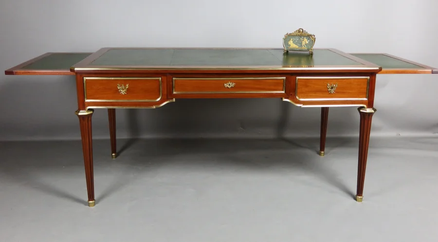 bureau en acajou style Louis XVI