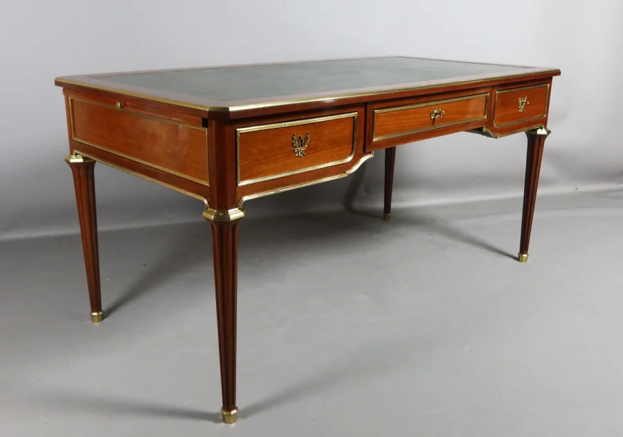 bureau en acajou style Louis XVI