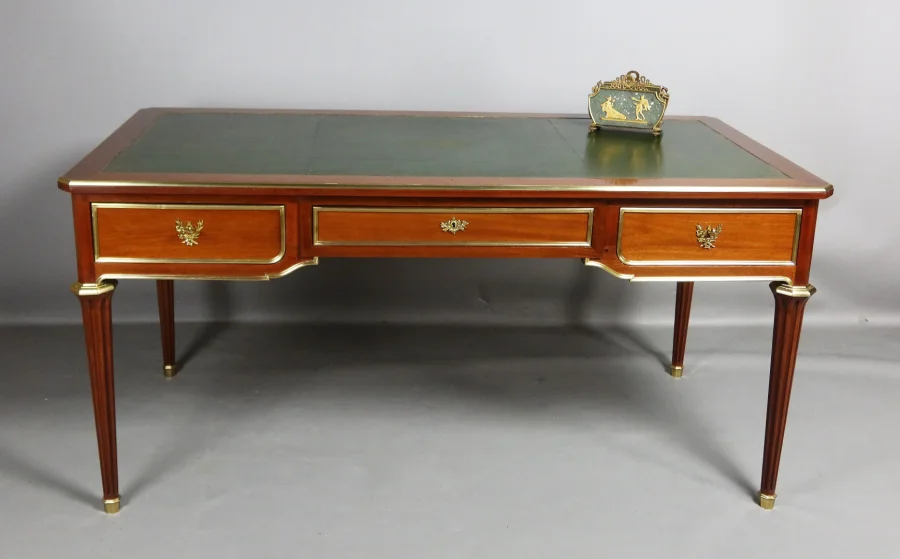 bureau en acajou style Louis XVI
