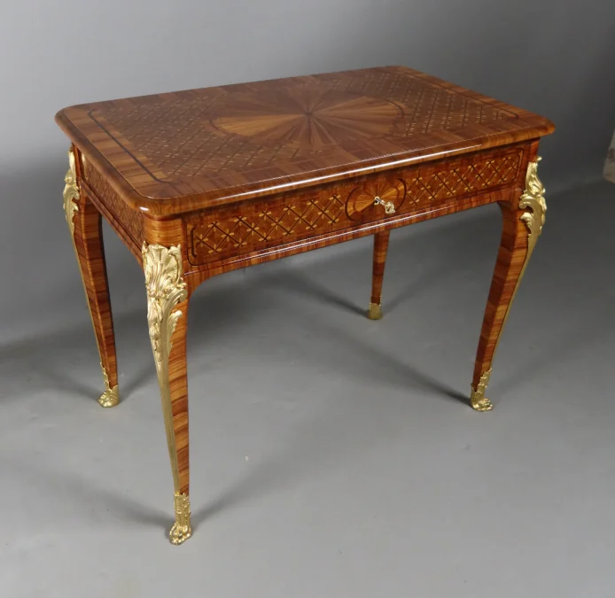 SCHREIBTISCH AUS DER ZEIT NAPOLEON III