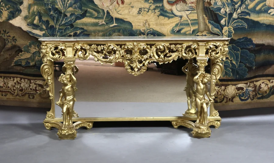 Grande console en bois doré XXème siècle