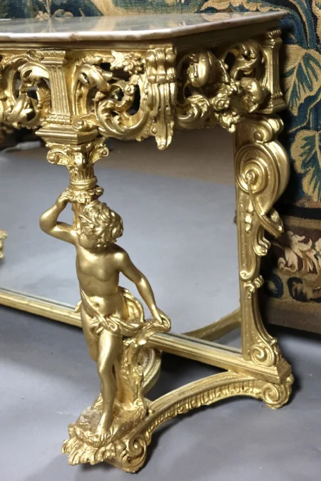 Grande console en bois doré XXème siècle