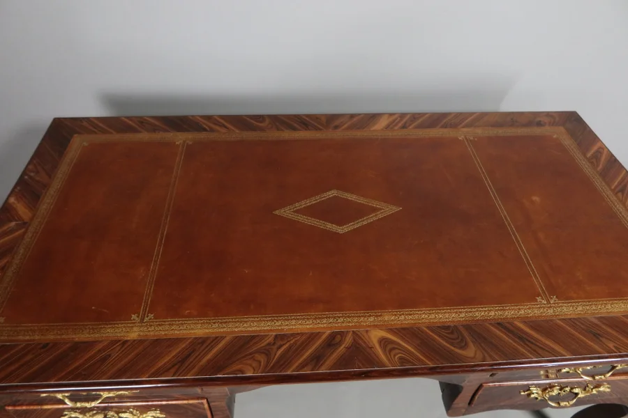 Schreibtisch aus der Zeit von Louis XV