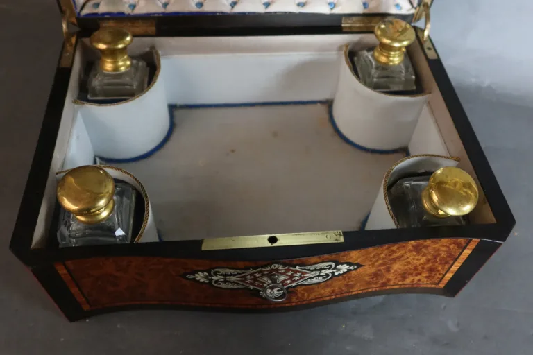 Coffret en loupe et marqueterie Napoléon III