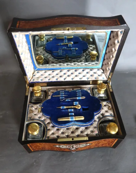 Coffret en loupe et marqueterie Napoléon III