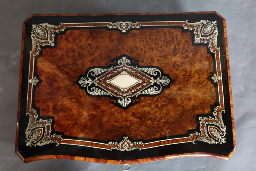 BOX AUS DER ZEIT VON NAPOLEON III