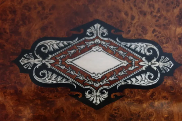Coffret en loupe et marqueterie Napoléon III