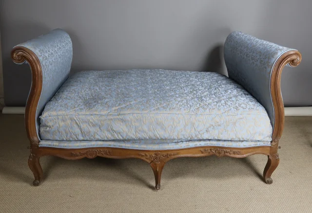 Lit de repos Début XIX modèle à la turque Louis XV
