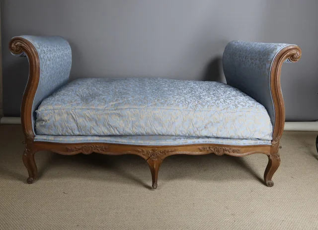 Lit de repos Début XIX modèle à la turque Louis XV