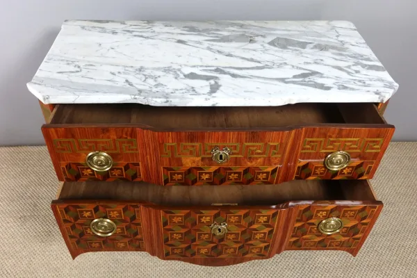 Commode en marqueterie XVIIIème siècle