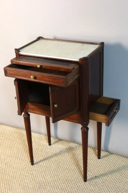 Table d'appoint XIX style Louis XVI