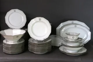 ART DECO PERIOD DINNER SERVICE