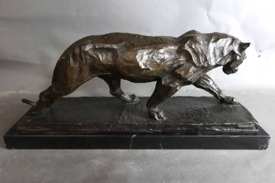 Panthère en bronze d'après Bugatti