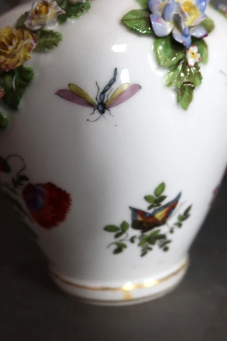 Paire de pots couverts en porcelaine Samson